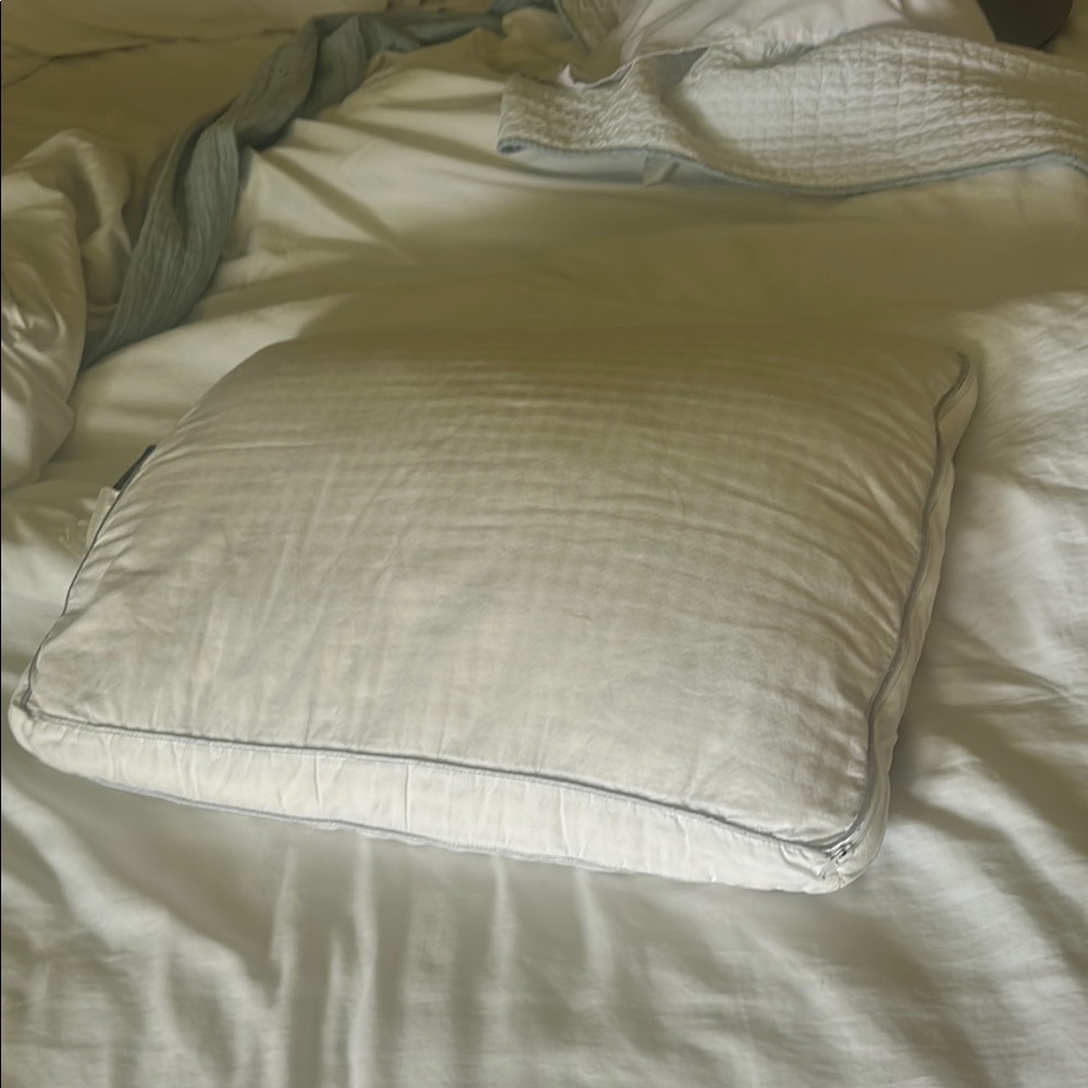 Sleep Innovations Polyurethane Foam Pillow - Picture 3 of 4